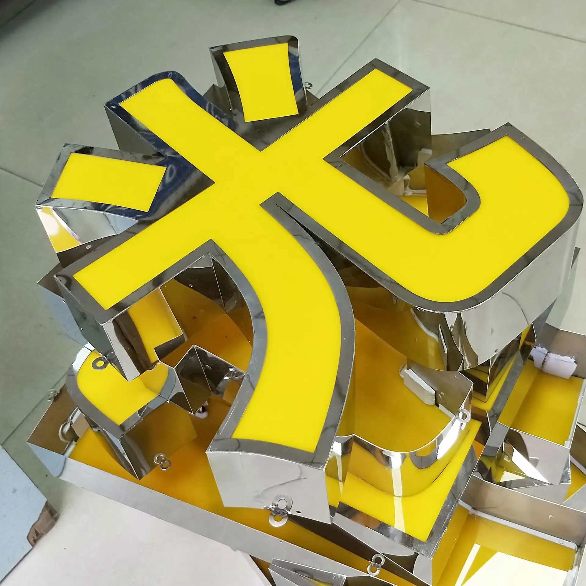 成都廣告公司發光字水蜜桃视频在线免费的基本要素分享